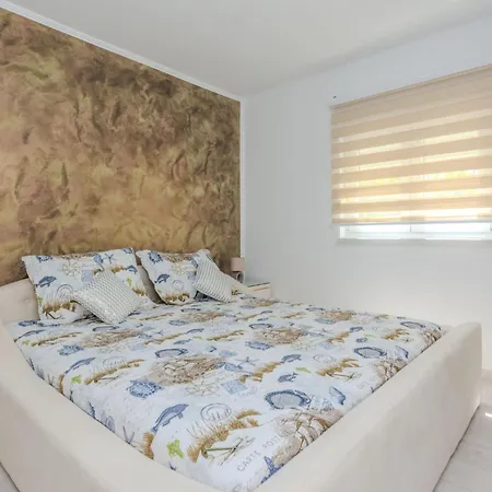 Apartman Lucica 2 By Interhome Vir