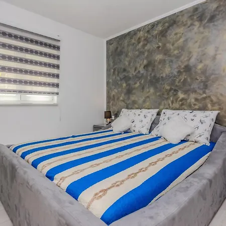 Lucica 2 By Interhome Apartmán *