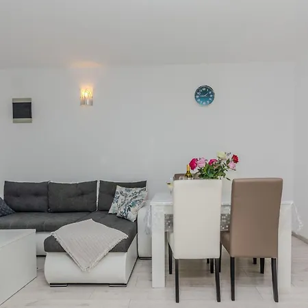 Lucica 2 By Interhome *